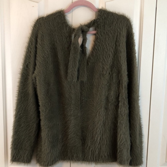 Banana Republic Merino Wool Blend Fuzzy Olive Tie Back V Neck Sweater Size XL - Picture 5 of 8
